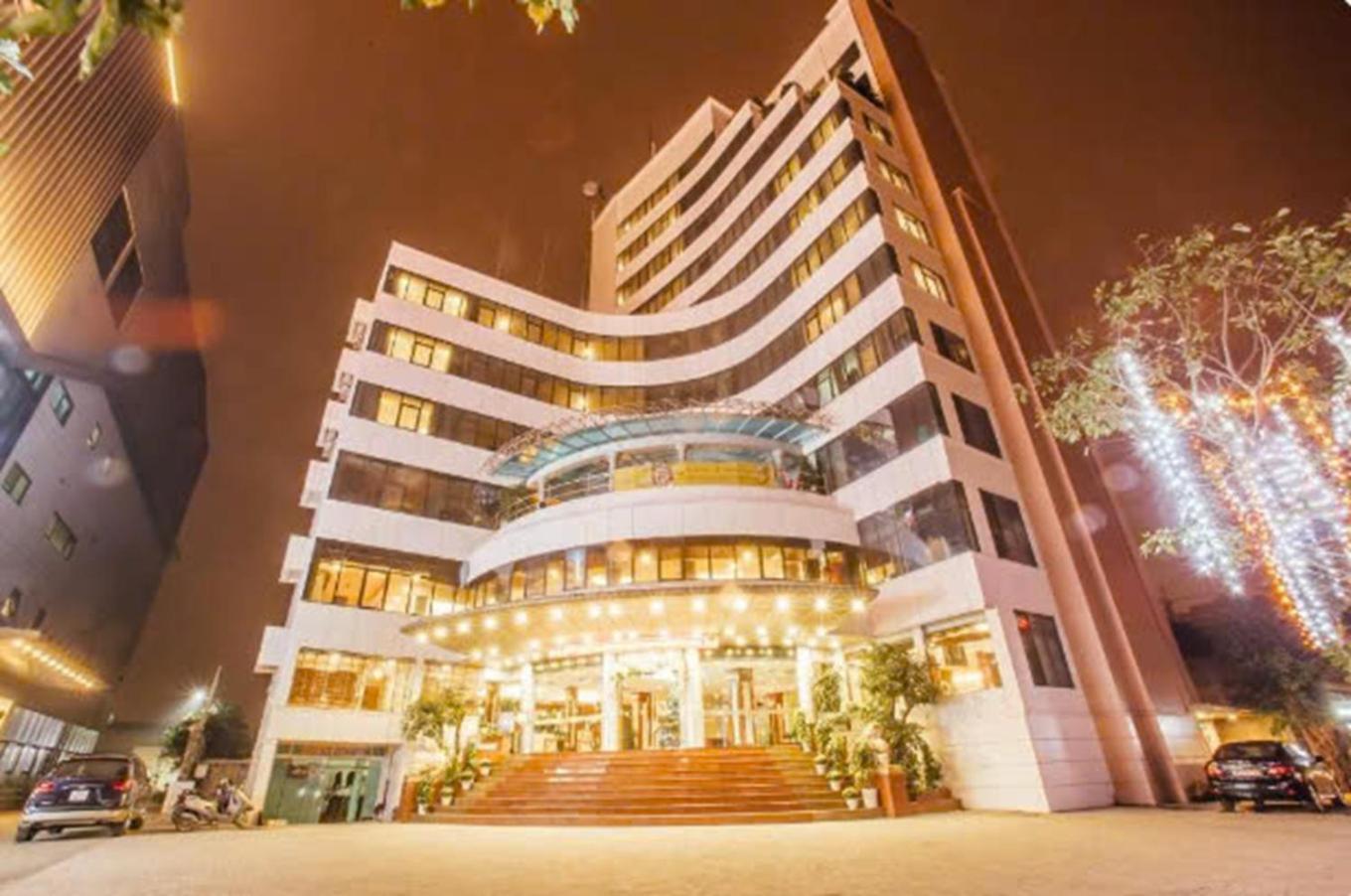 孟坦比涅酒店 荣市 外观 照片