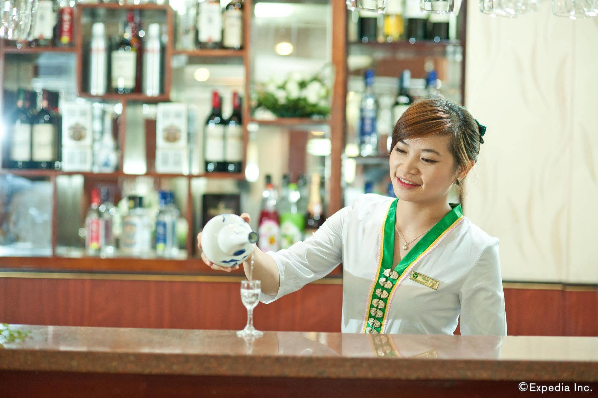 孟坦比涅酒店 荣市 外观 照片